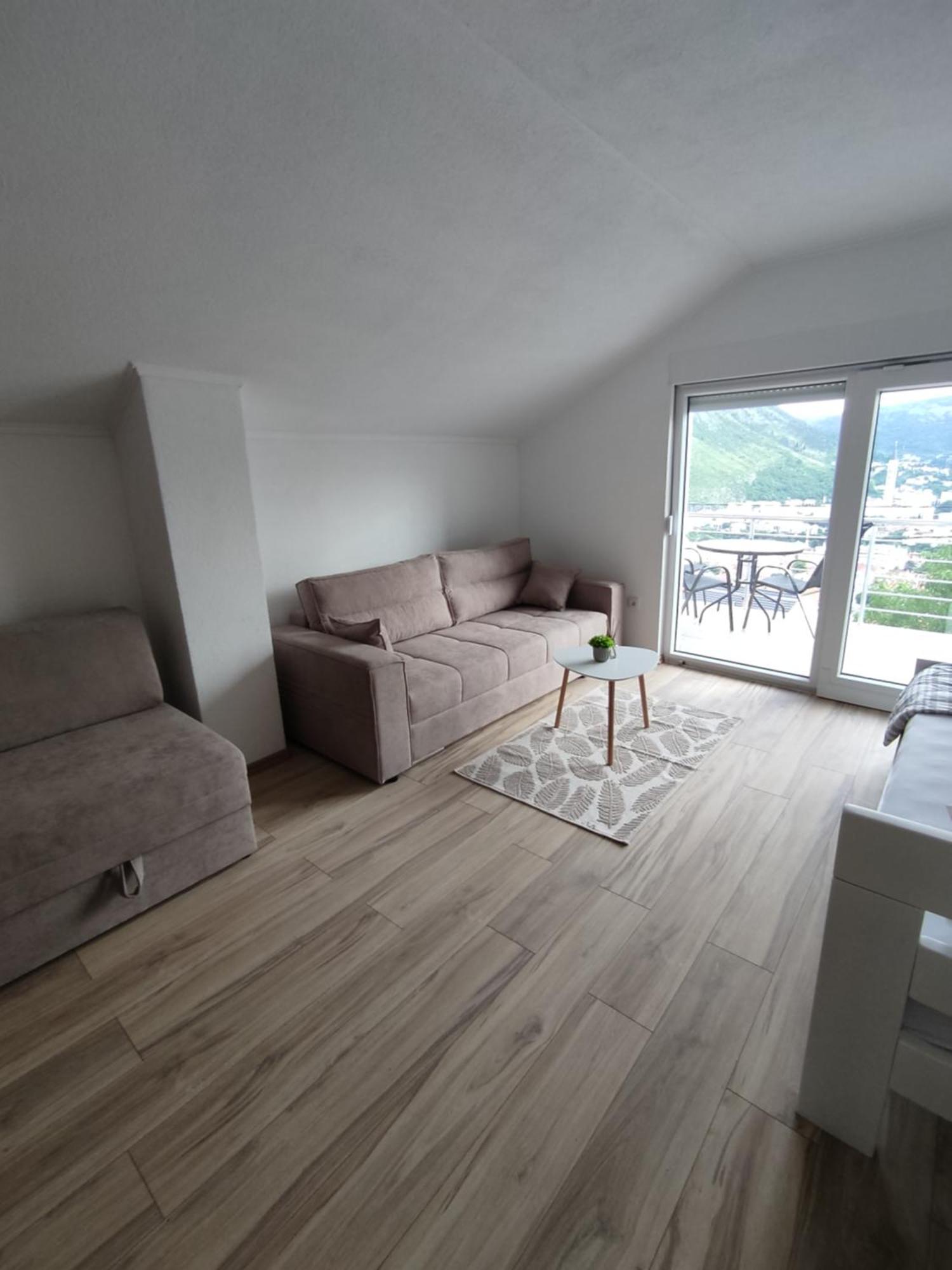 View Of The City - Studio Apartment โมสตาร์ ภายนอก รูปภาพ