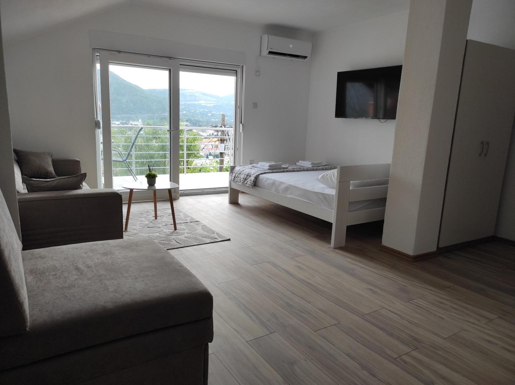 View Of The City - Studio Apartment โมสตาร์ ภายนอก รูปภาพ